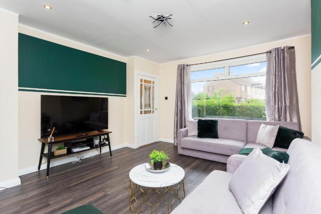 Stylish 3 Bed Edinburgh Abode-Parking And Garden Apartment Exterior photo