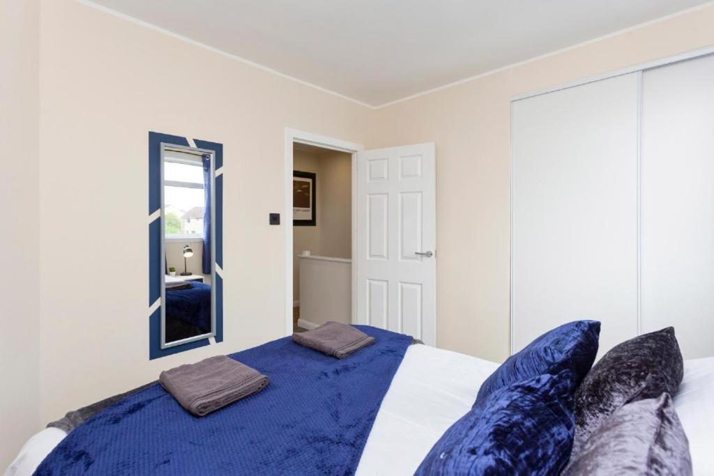 Stylish 3 Bed Edinburgh Abode-Parking And Garden Apartment Exterior photo